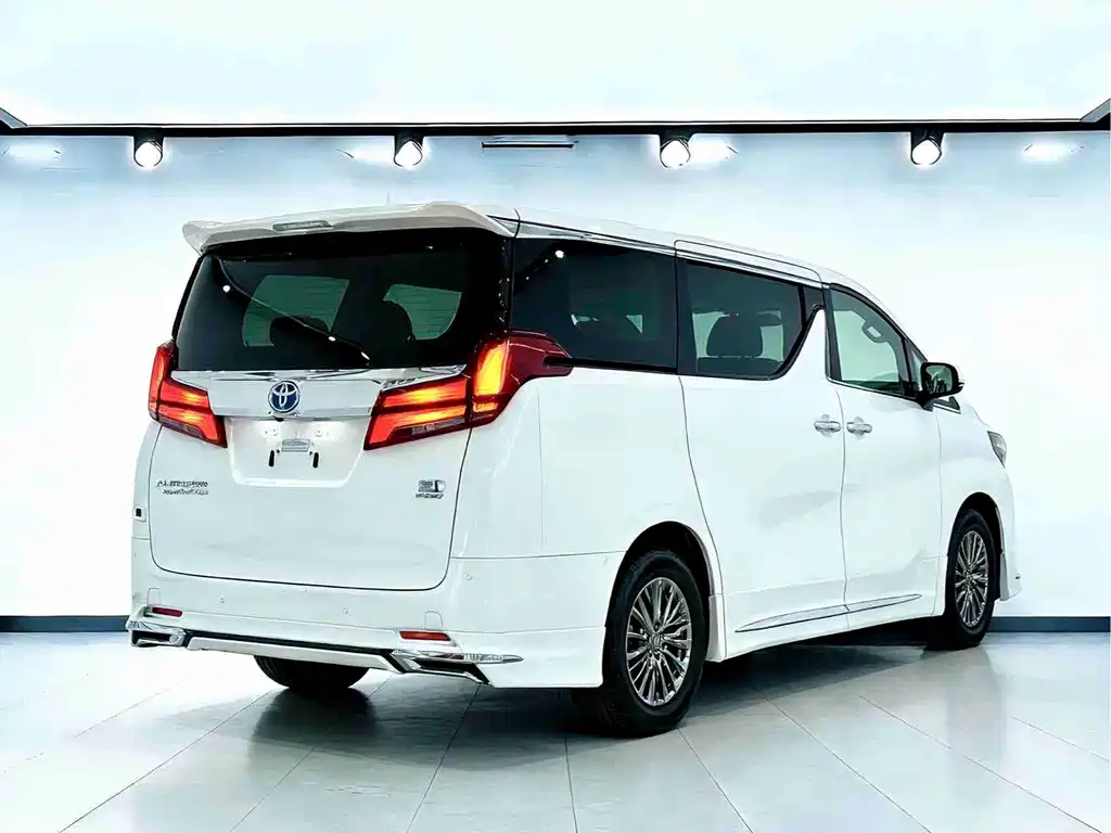 Toyota Alphard — фото 4