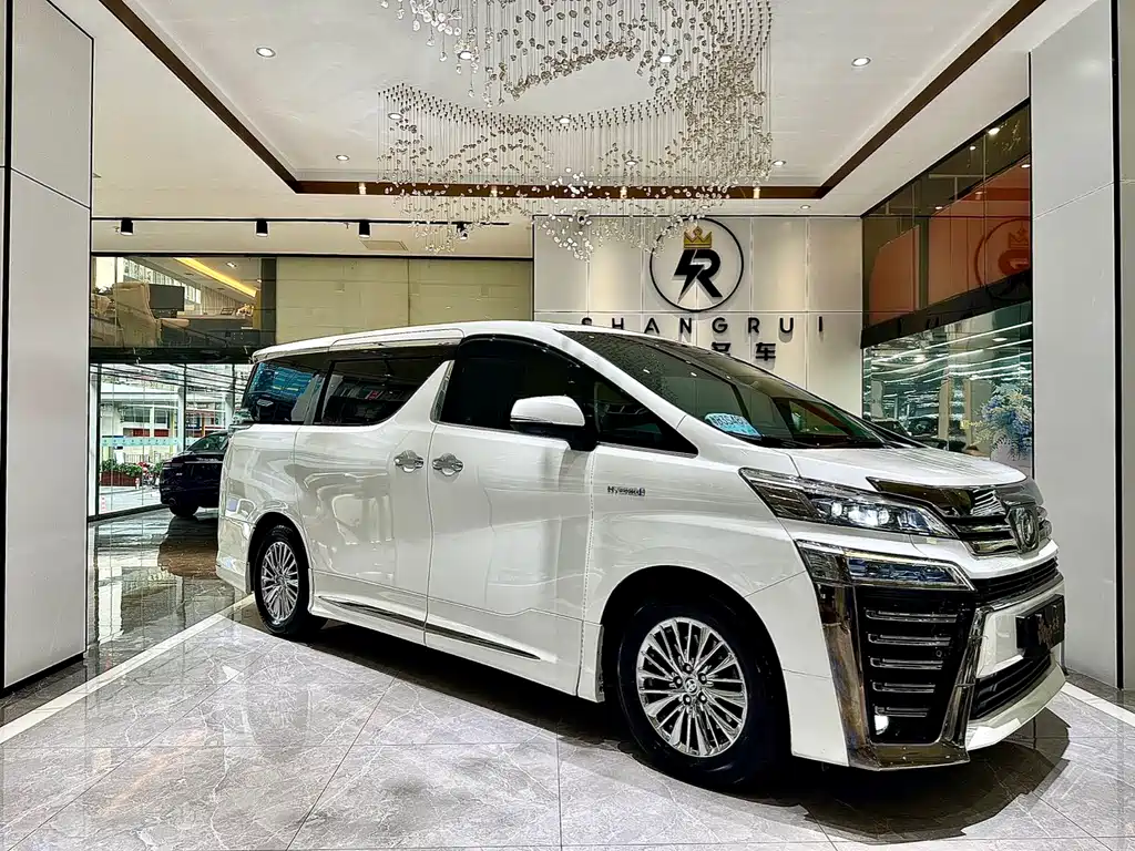 Toyota Vellfire — фото 3