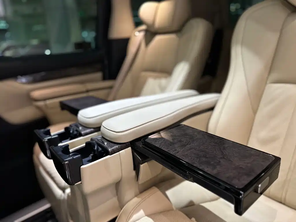 Toyota Vellfire — фото 9