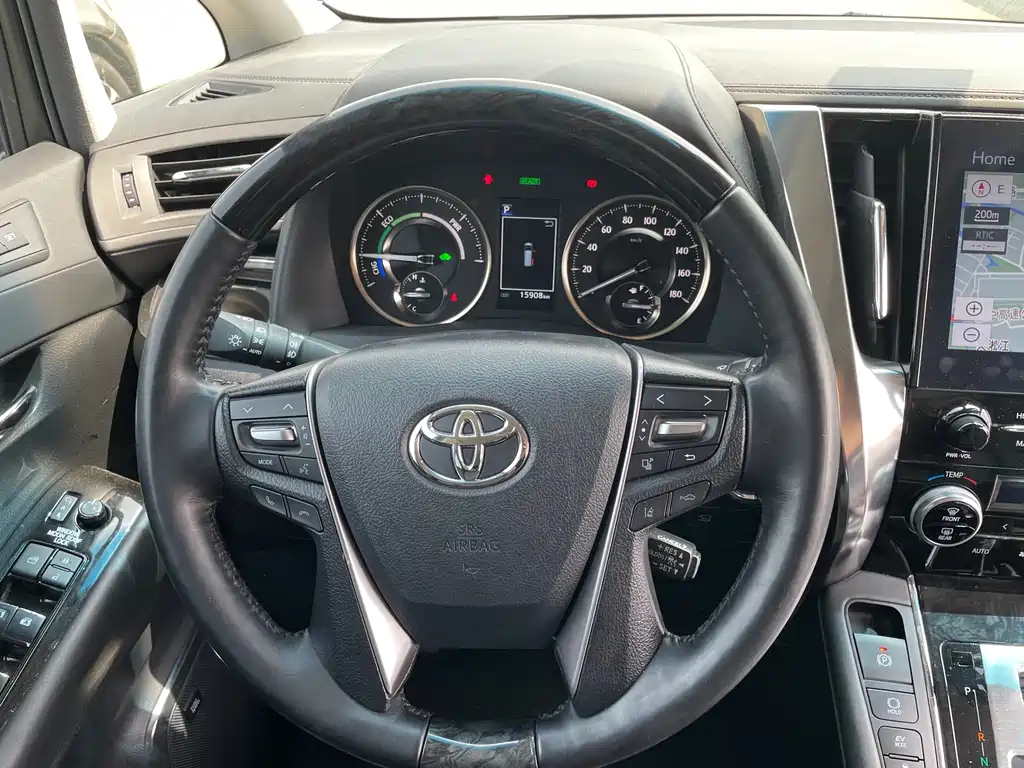 Toyota Vellfire — фото 6