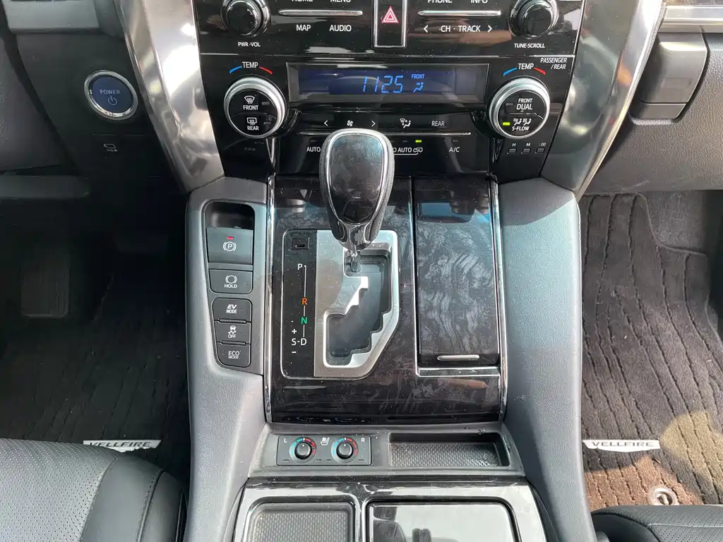 Toyota Vellfire — фото 9