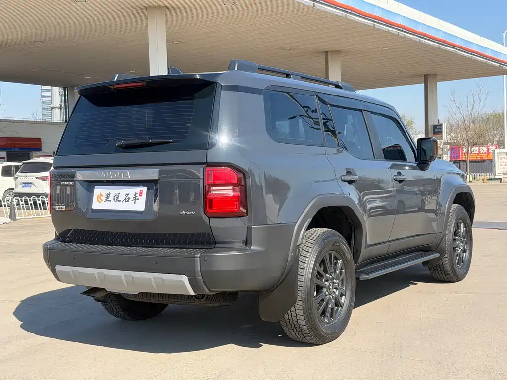 Toyota Prado — фото 6