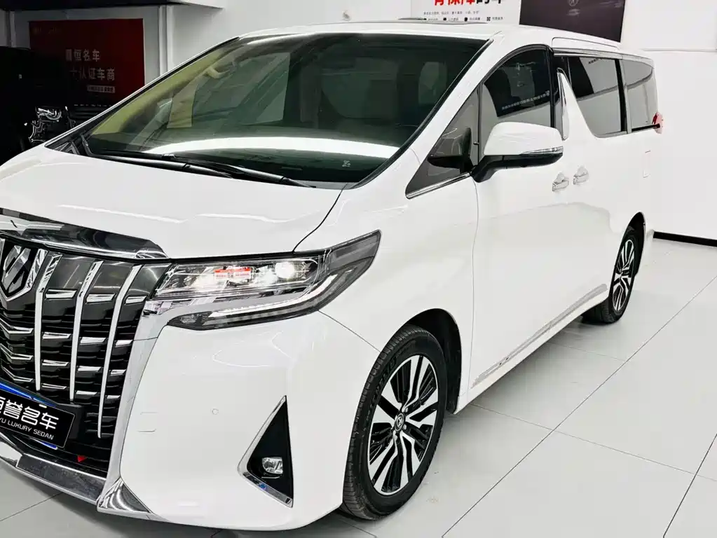 Toyota Alphard — фото 3