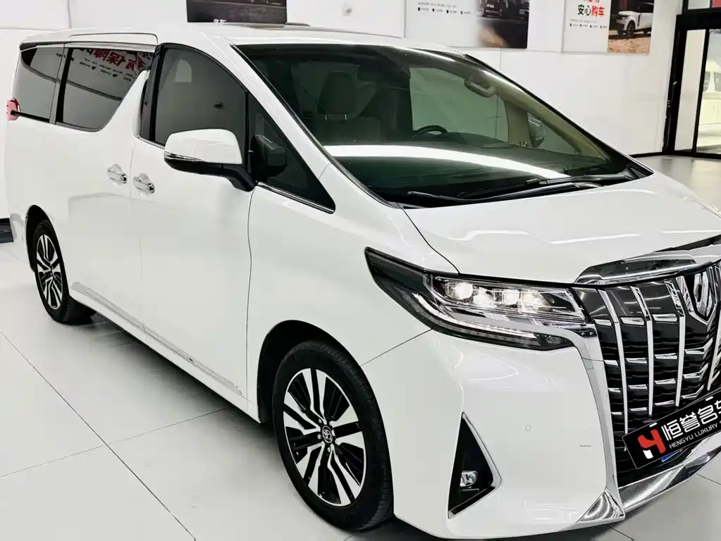 Toyota Alphard — фото 4