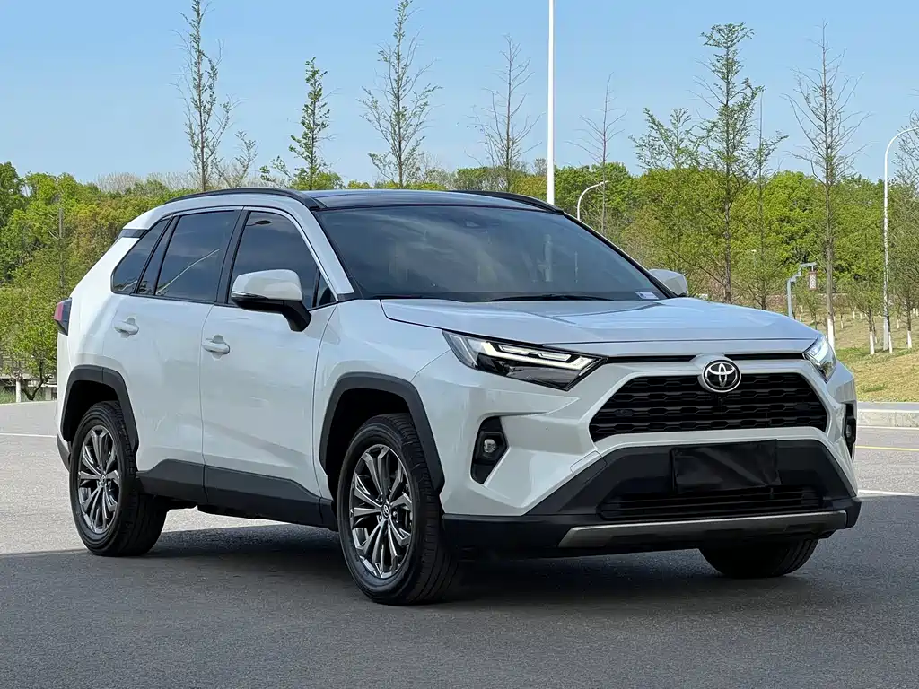 Toyota RAV4 — фото 3