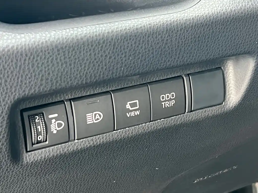 Toyota RAV4 — фото 7
