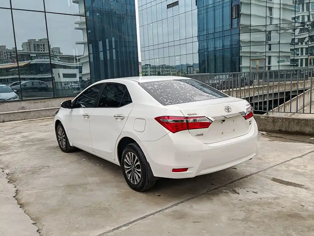 Toyota Corolla — фото 3