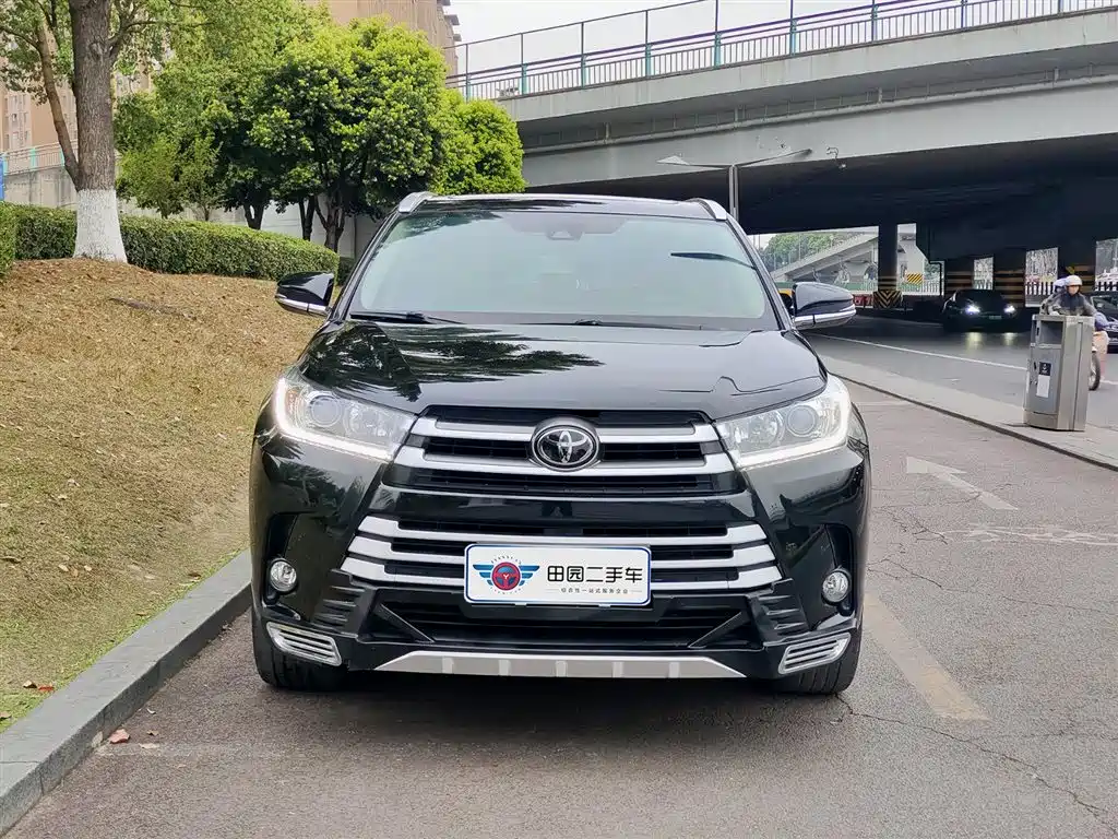 Toyota Highlander — фото 2