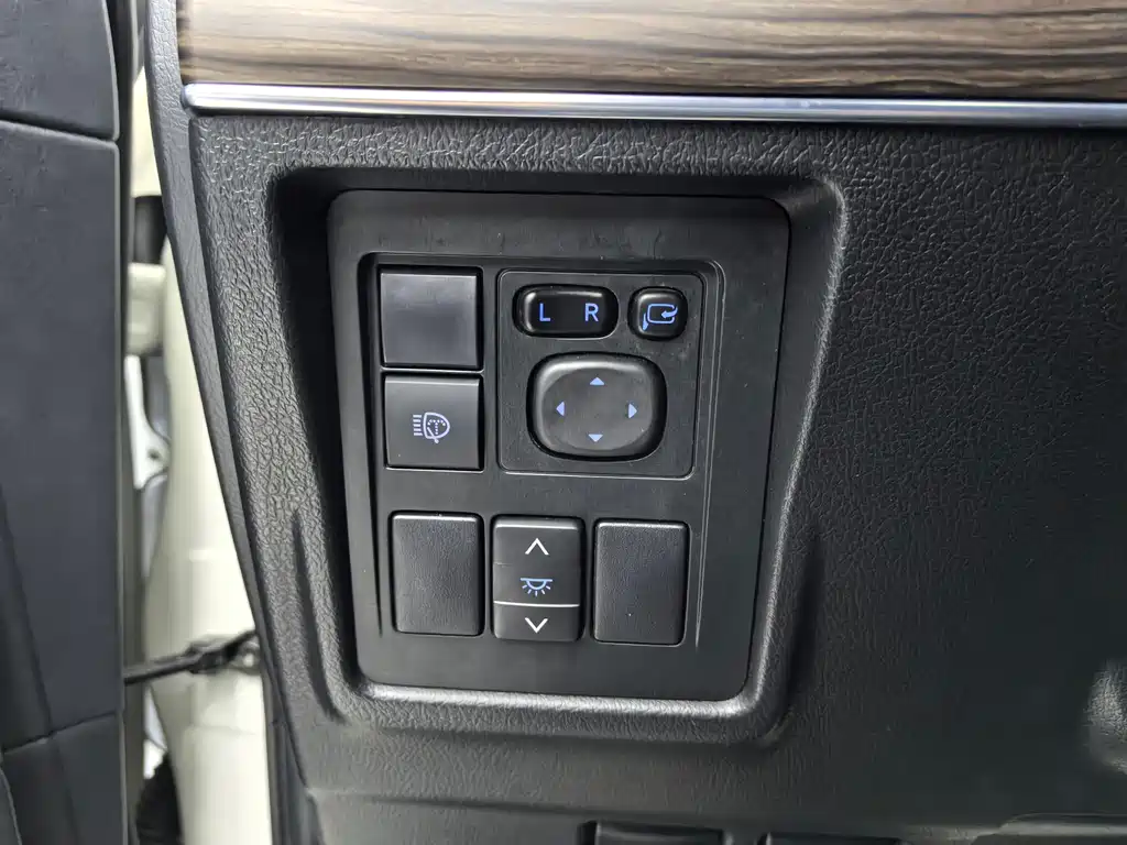 Toyota Prado — фото 13