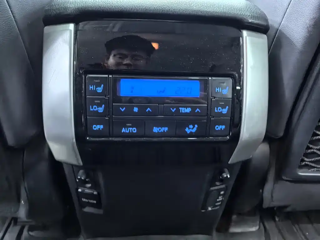 Toyota Prado — фото 17