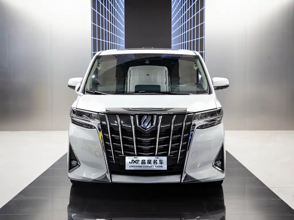 Toyota Alphard — фото 2