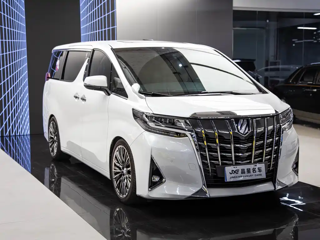 Toyota Alphard — фото 3