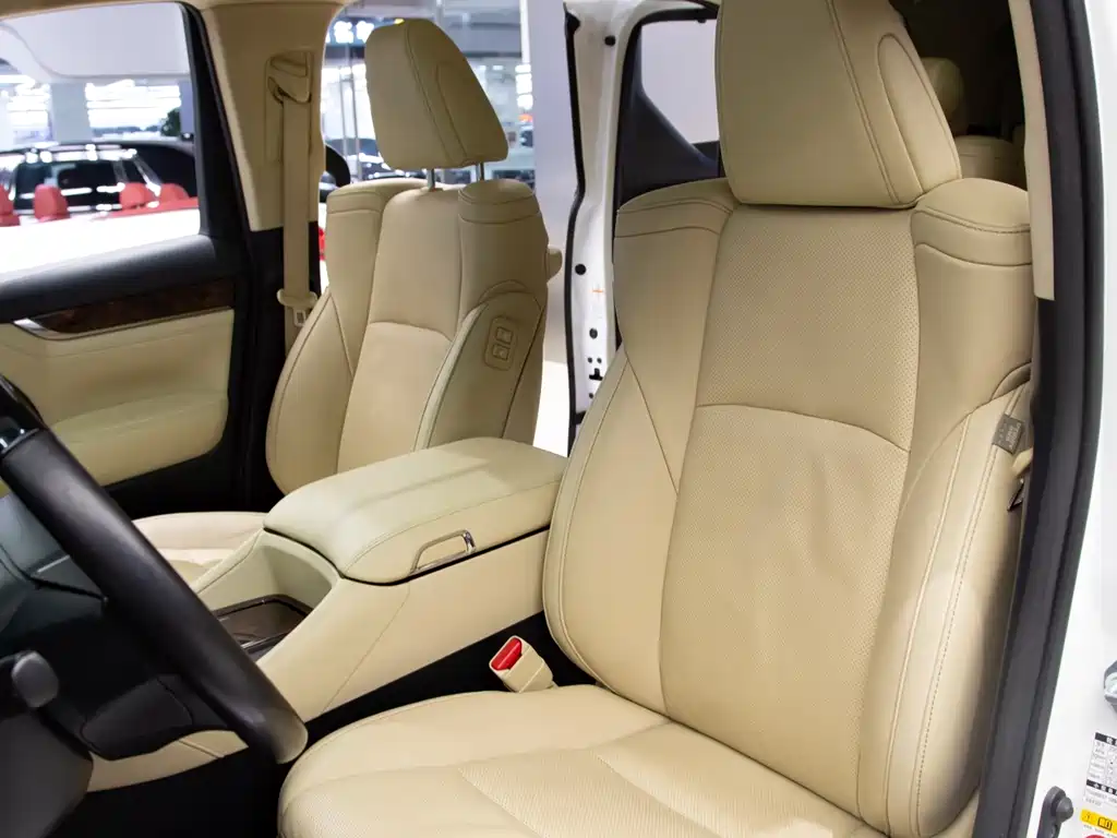 Toyota Alphard — фото 8