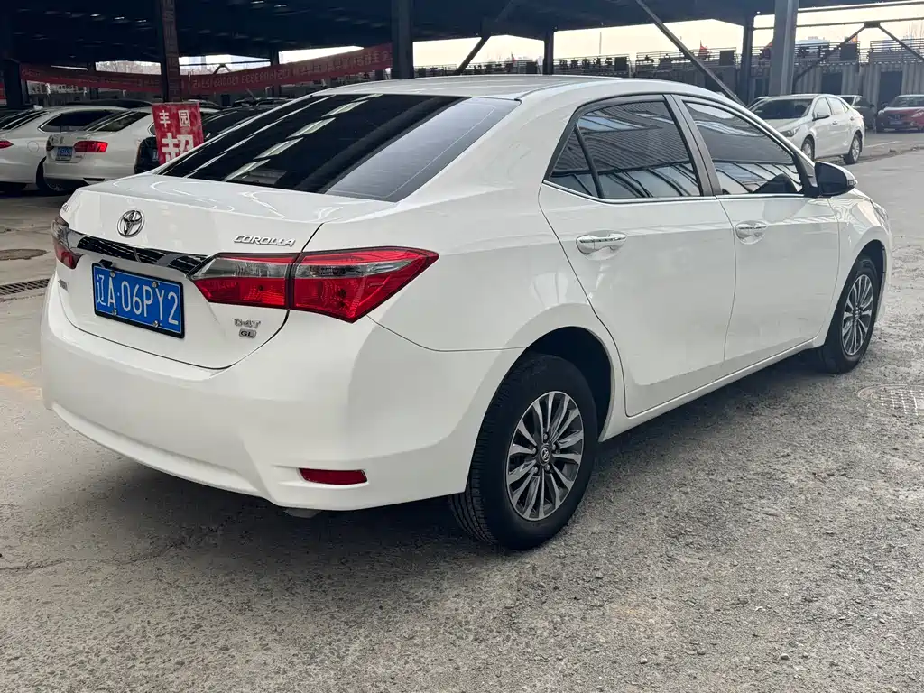 Toyota Corolla — фото 4