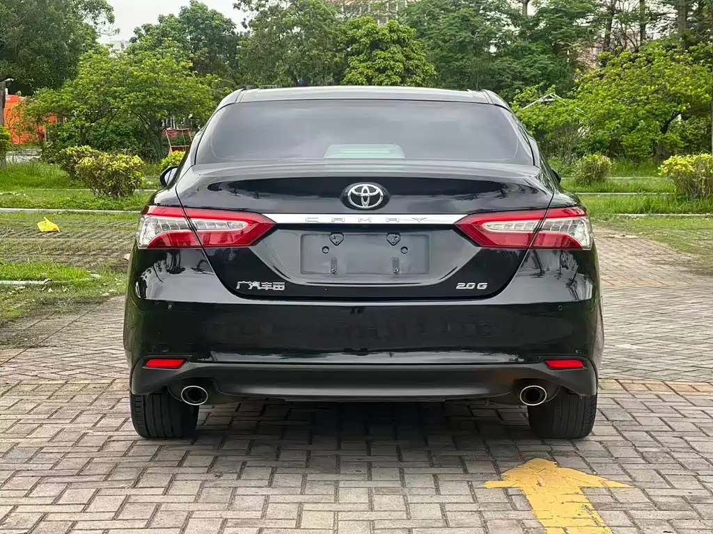 Toyota Camry — фото 17