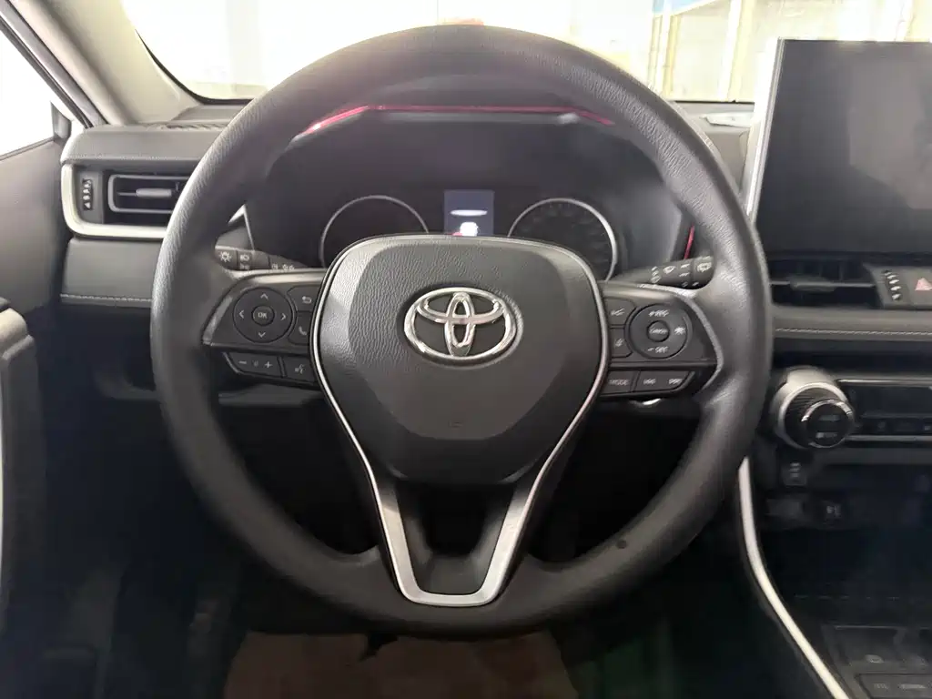 Toyota Wildlander — фото 14