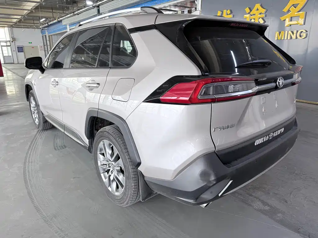 Toyota Wildlander — фото 17