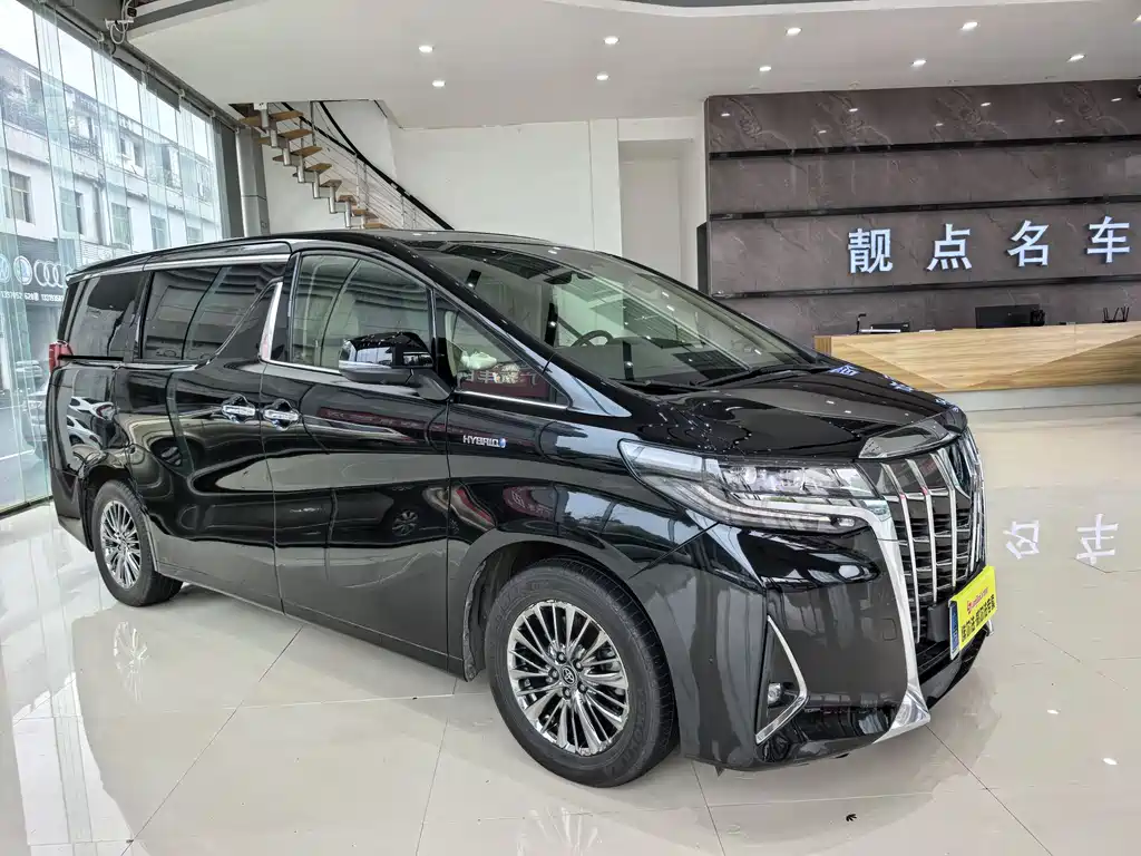 Toyota Alphard — фото 3
