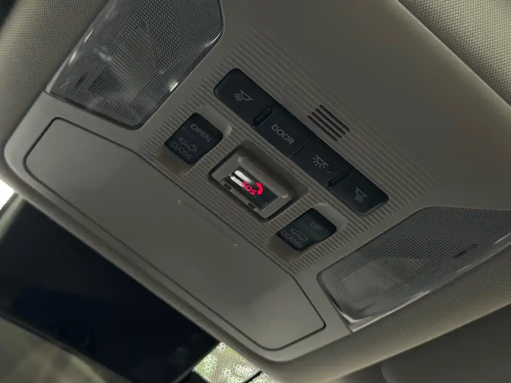 Toyota RAV4 — фото 16