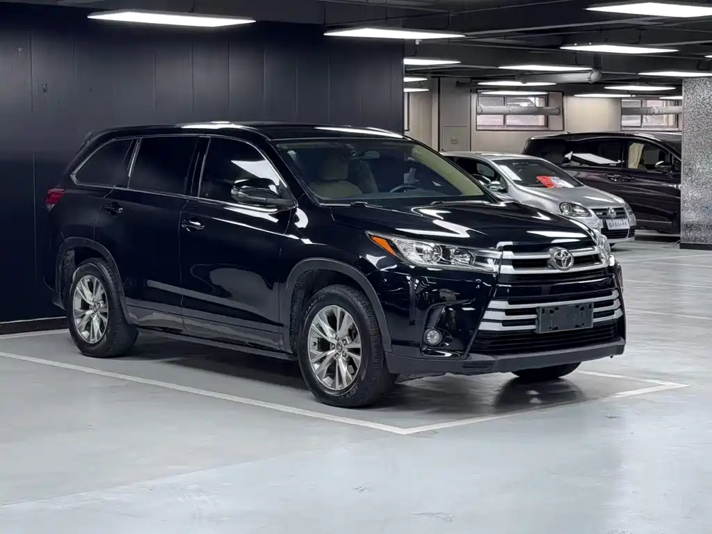 Toyota Highlander — фото 3