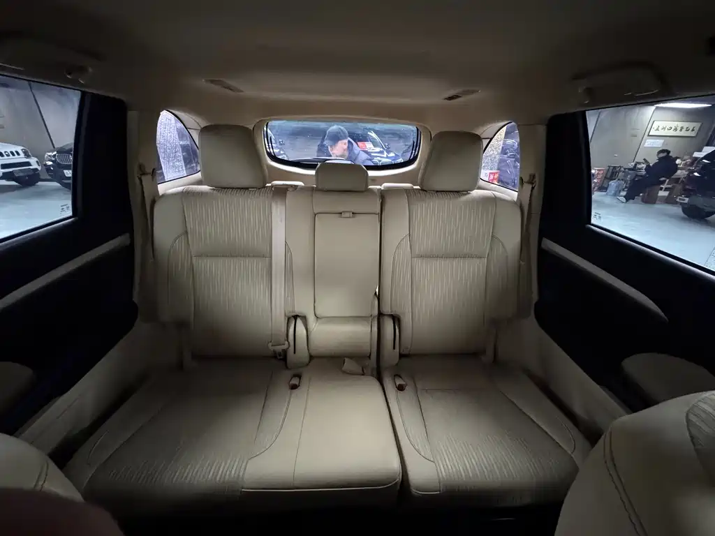 Toyota Highlander — фото 10