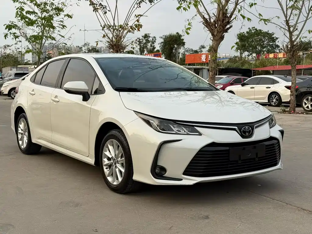Toyota Corolla — фото 3