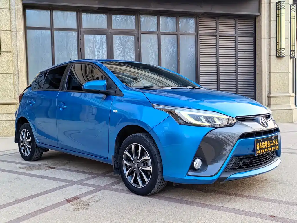 Toyota Yaris L — фото 3