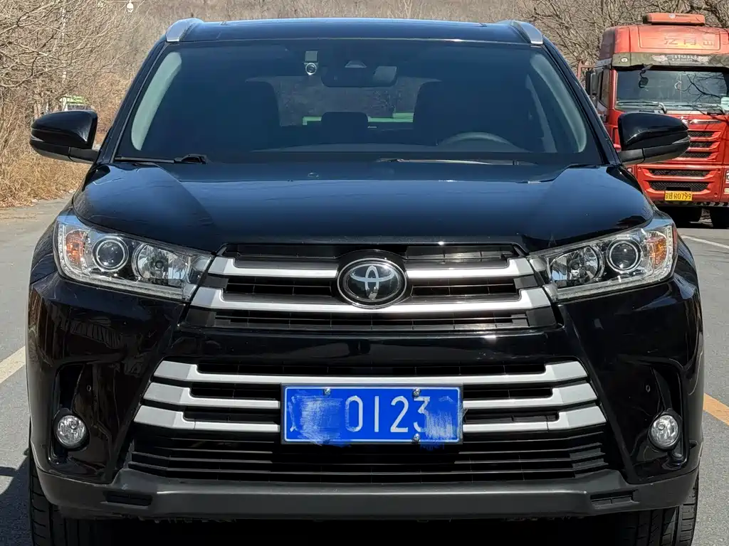 Toyota Highlander — фото 2