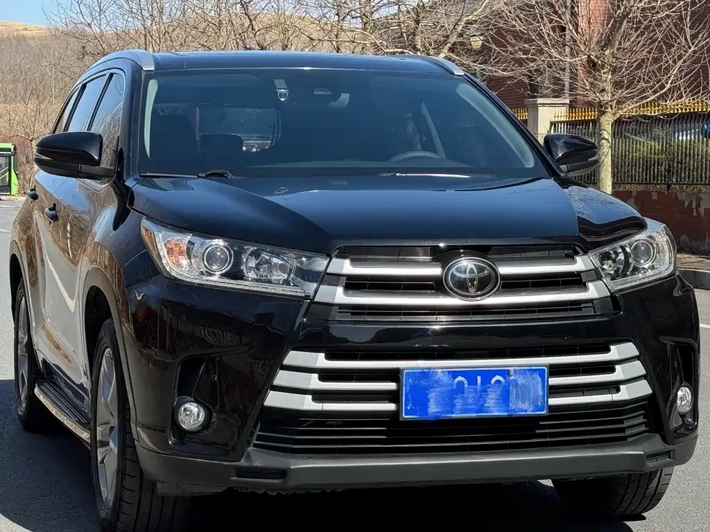 Toyota Highlander — фото 3
