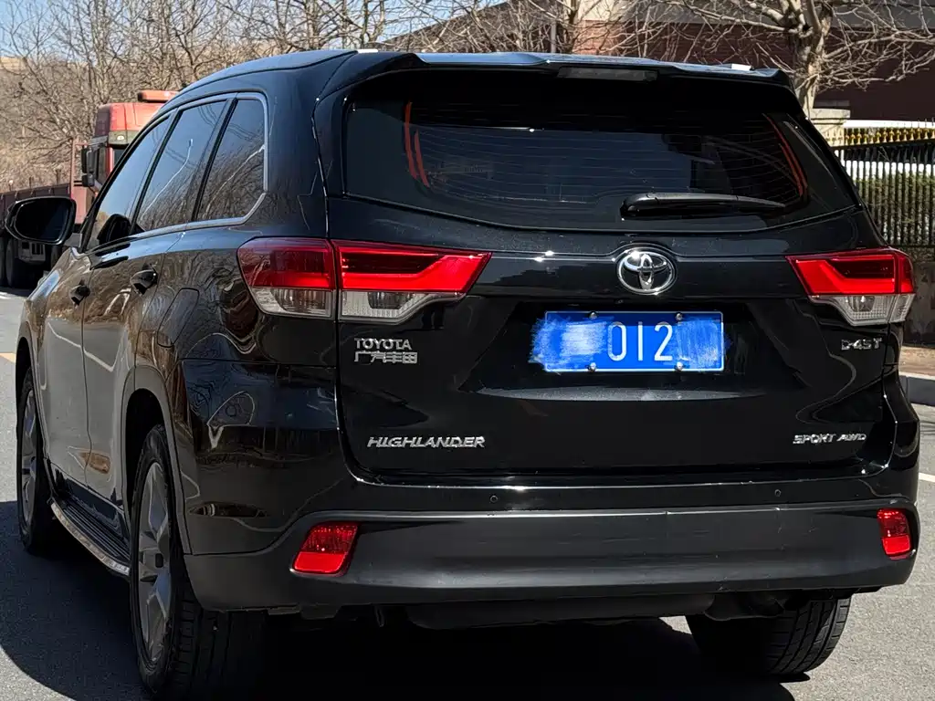 Toyota Highlander — фото 4