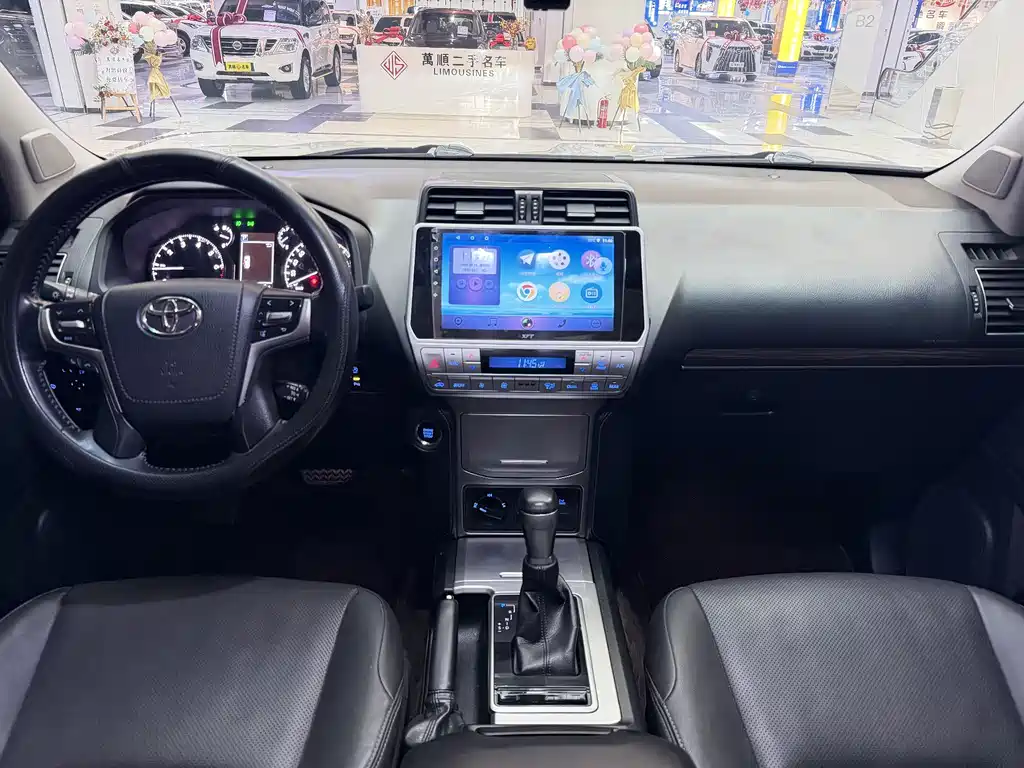 Toyota Prado — фото 6