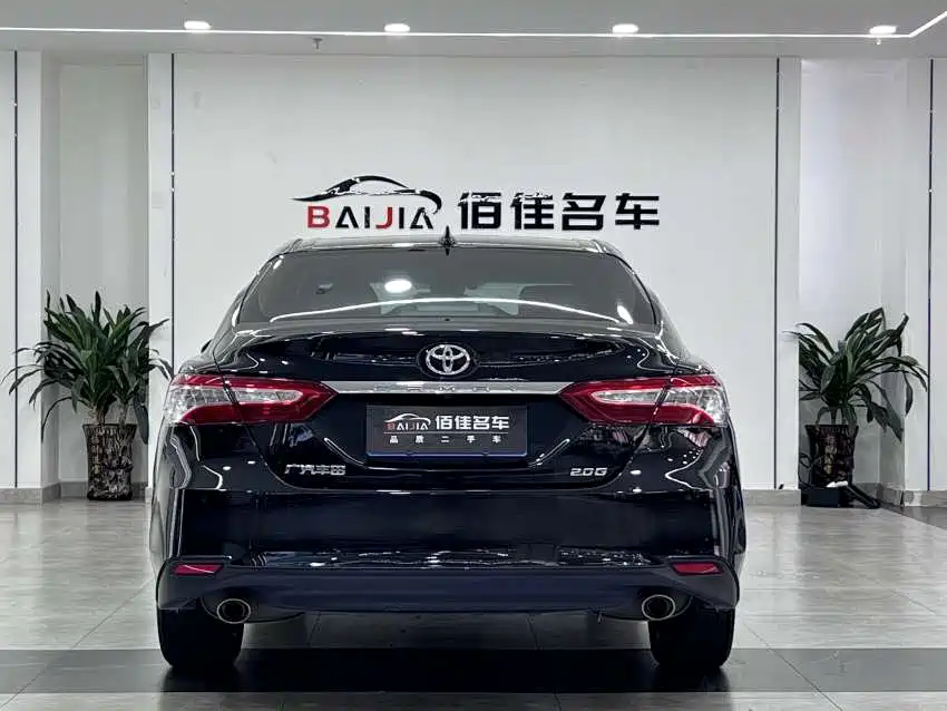 Toyota Camry — фото 6