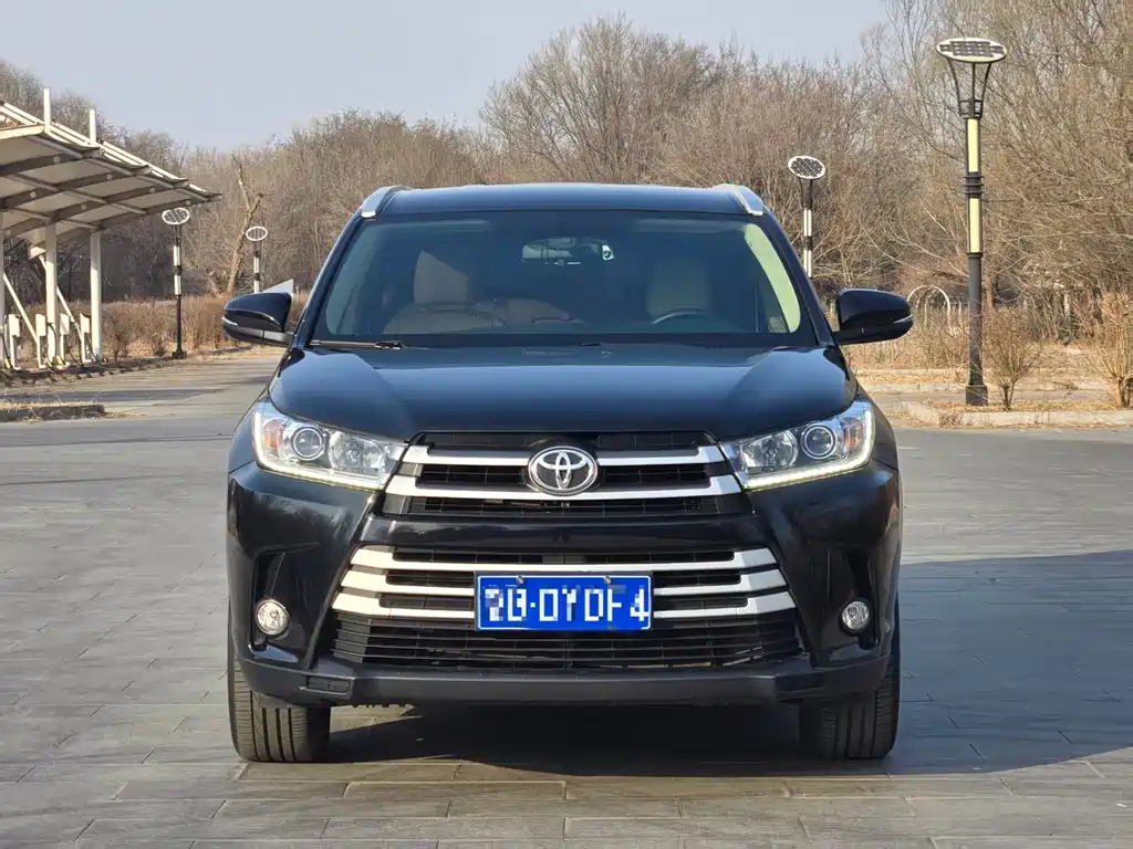 Toyota Highlander — фото 2