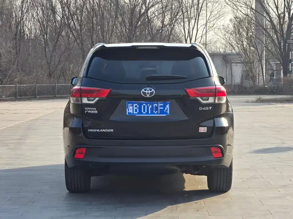 Toyota Highlander — фото 4