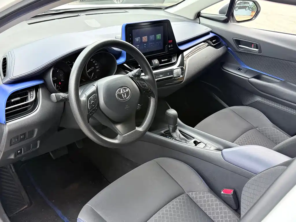 Toyota C-HR — фото 4