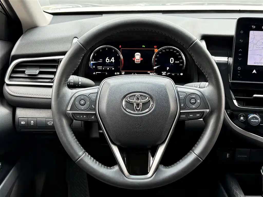 Toyota Camry — фото 26