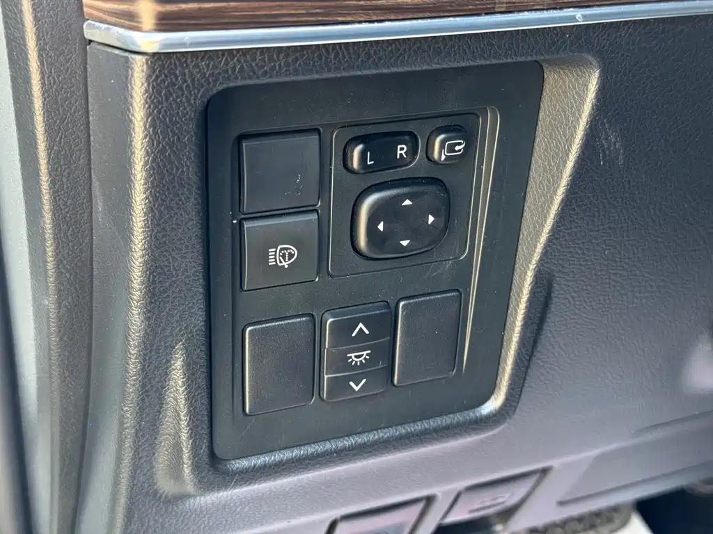 Toyota Prado — фото 9