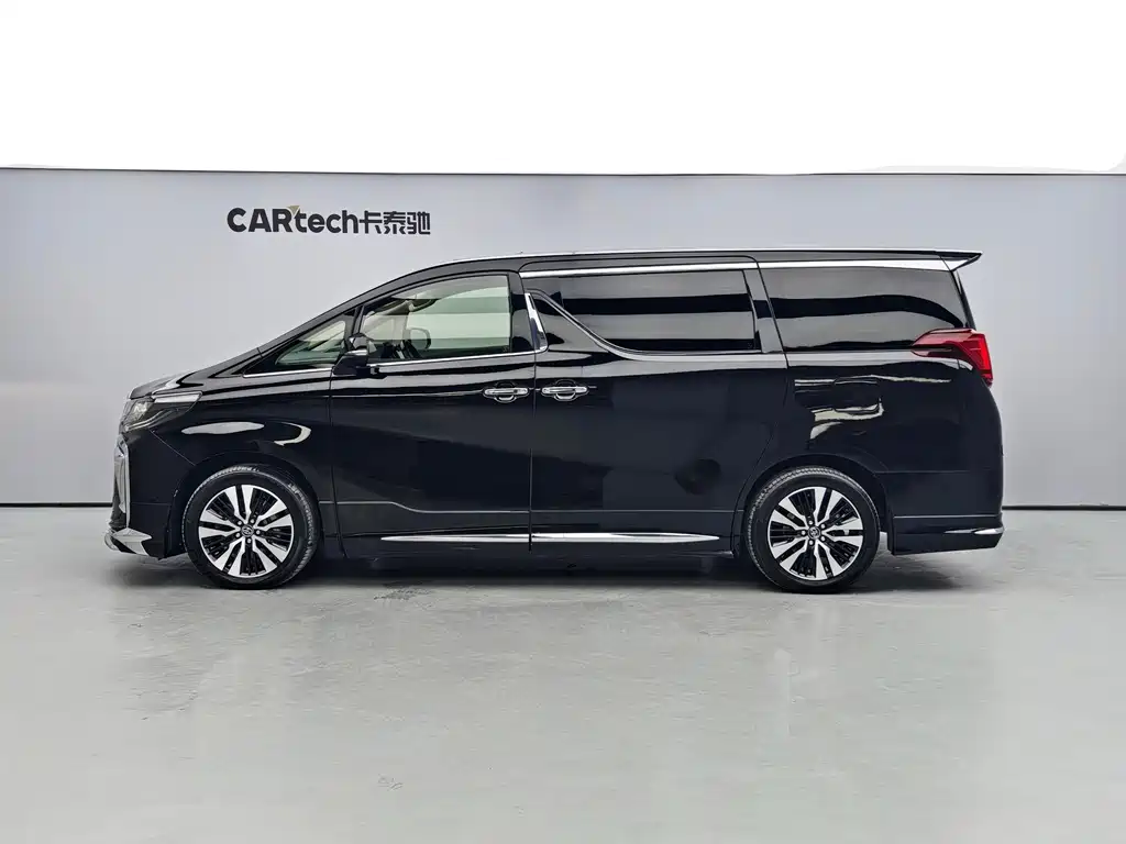 Toyota Alphard — фото 3