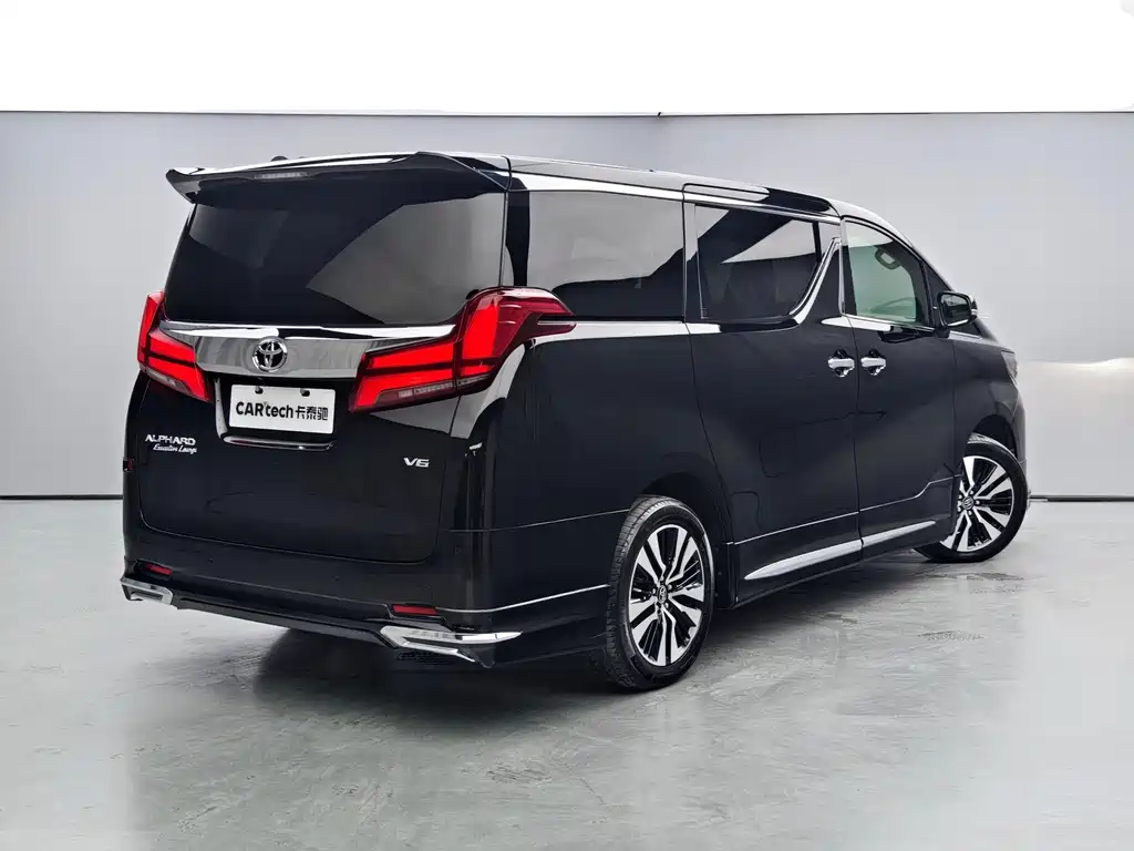 Toyota Alphard — фото 4