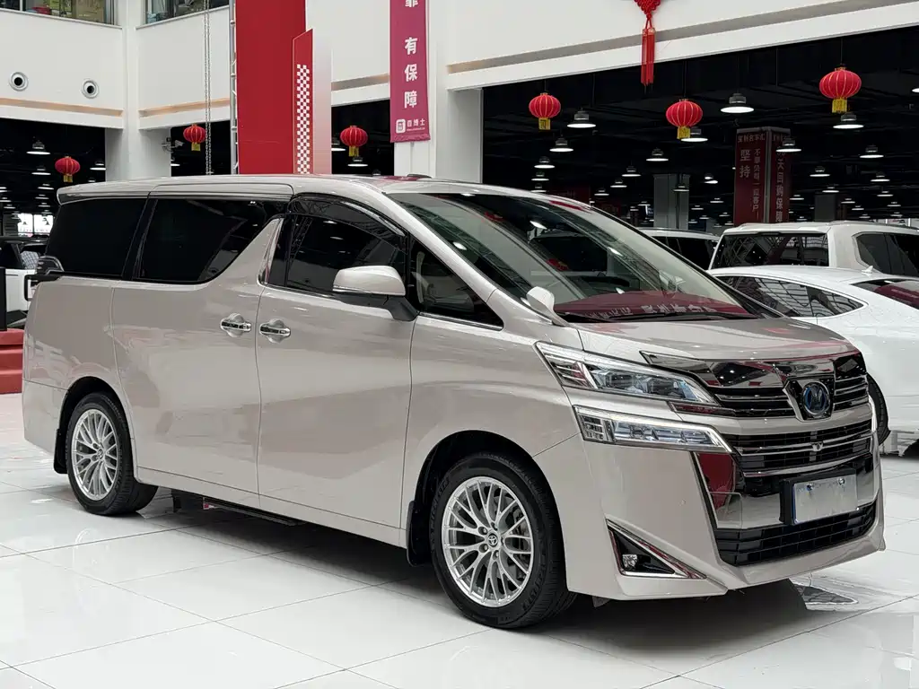 Toyota Vellfire — фото 3