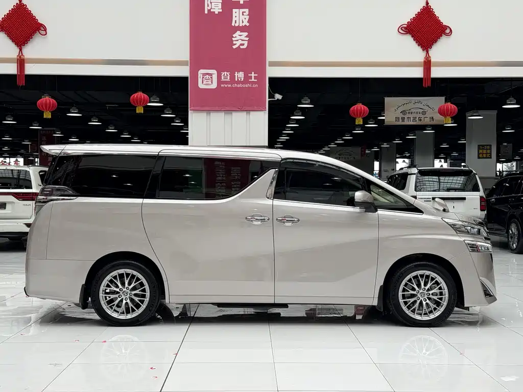 Toyota Vellfire — фото 23