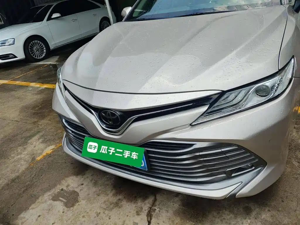 Toyota Camry — фото 3