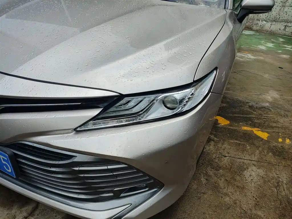 Toyota Camry — фото 24