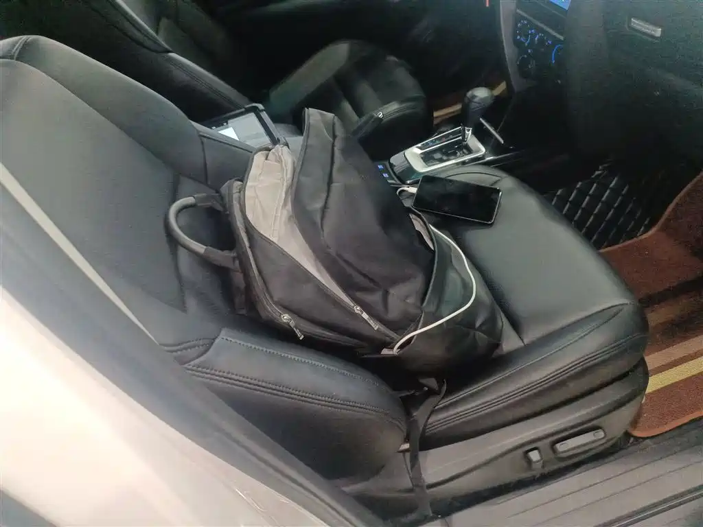 Toyota Fortuner — фото 25