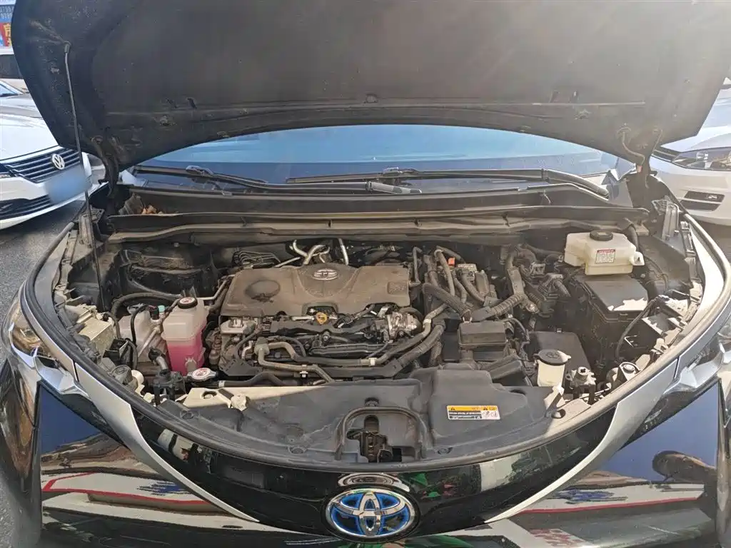 Toyota Sienna — фото 20