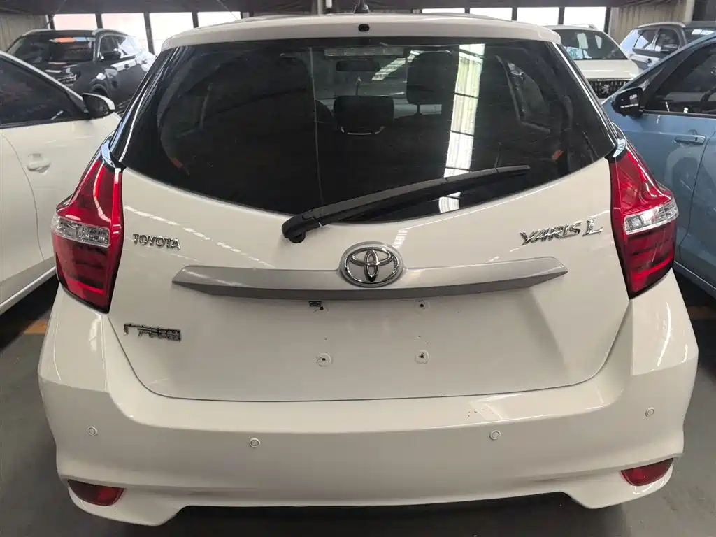 Toyota Yaris L — фото 6