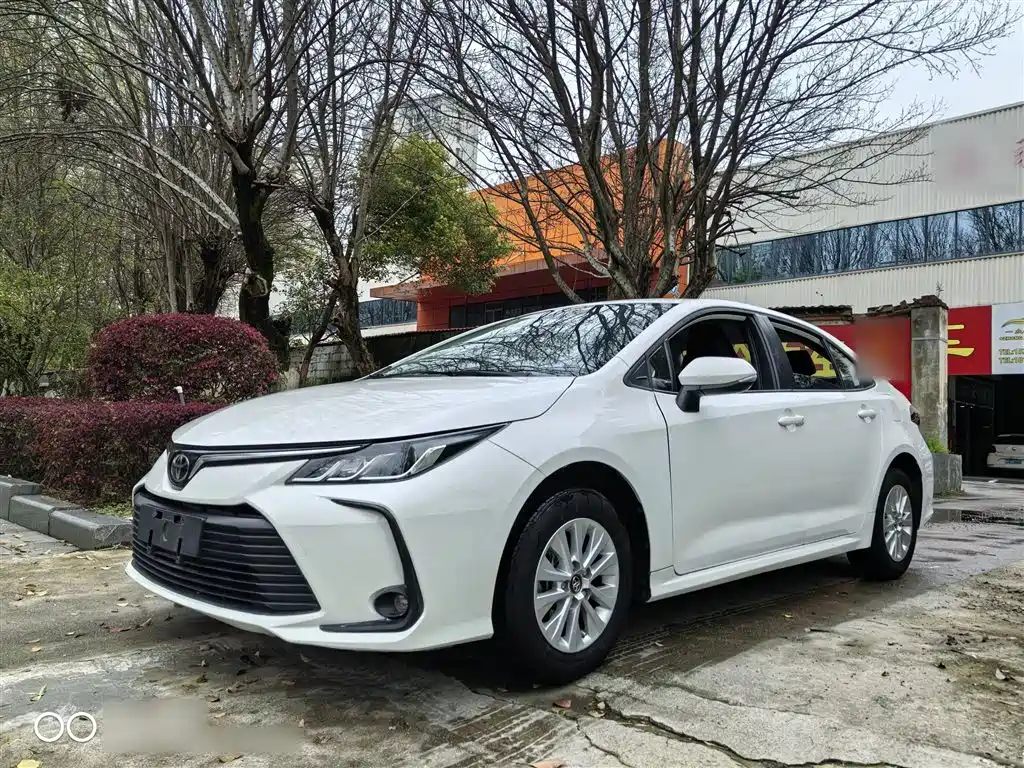 Toyota Corolla — фото 2