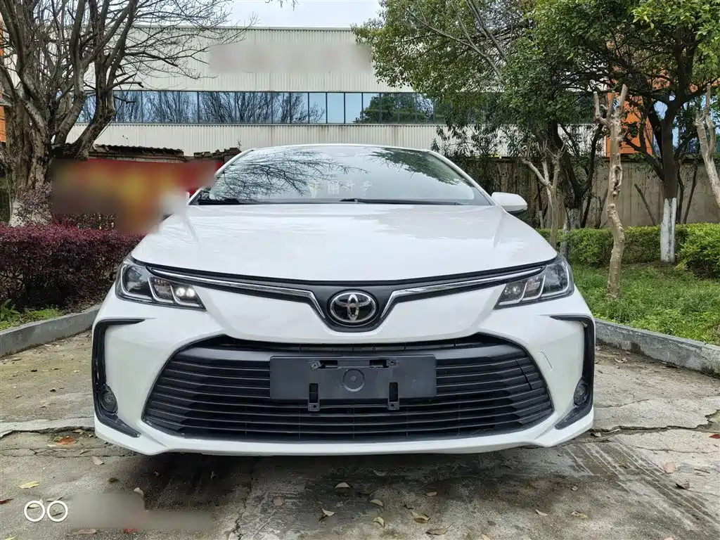 Toyota Corolla — фото 19