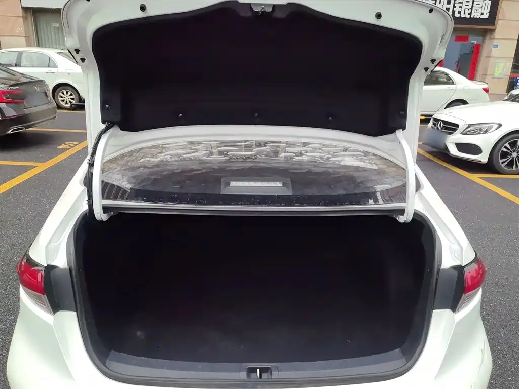 Toyota Levin — фото 10
