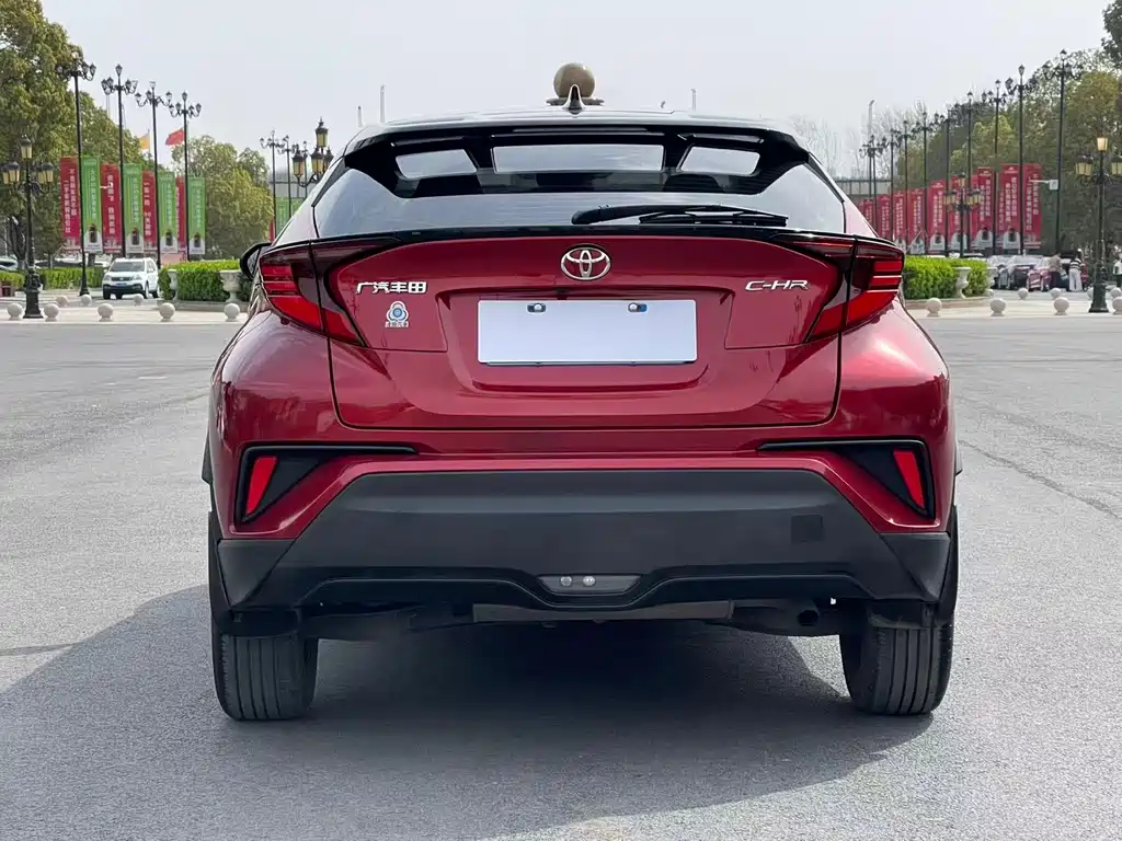 Toyota C-HR — фото 8
